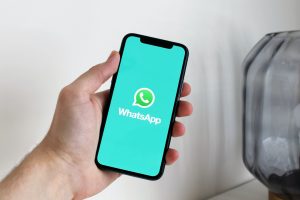 SMS vs Whatsapp Ecommaster